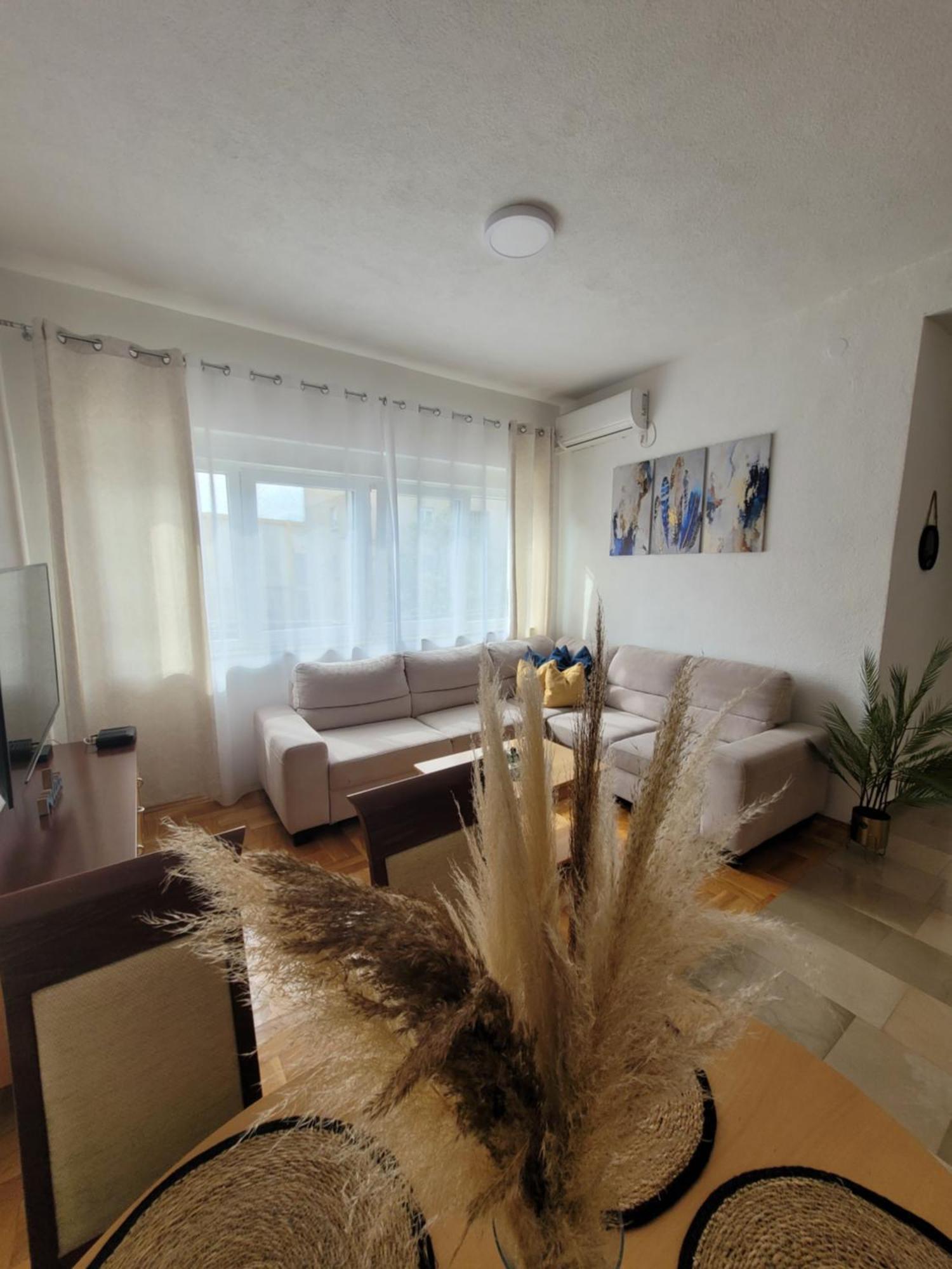 Apartman Natasa Trebinje Esterno foto